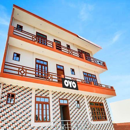 Hotel O Aradhya Galaxy Bhauli Εξωτερικό φωτογραφία