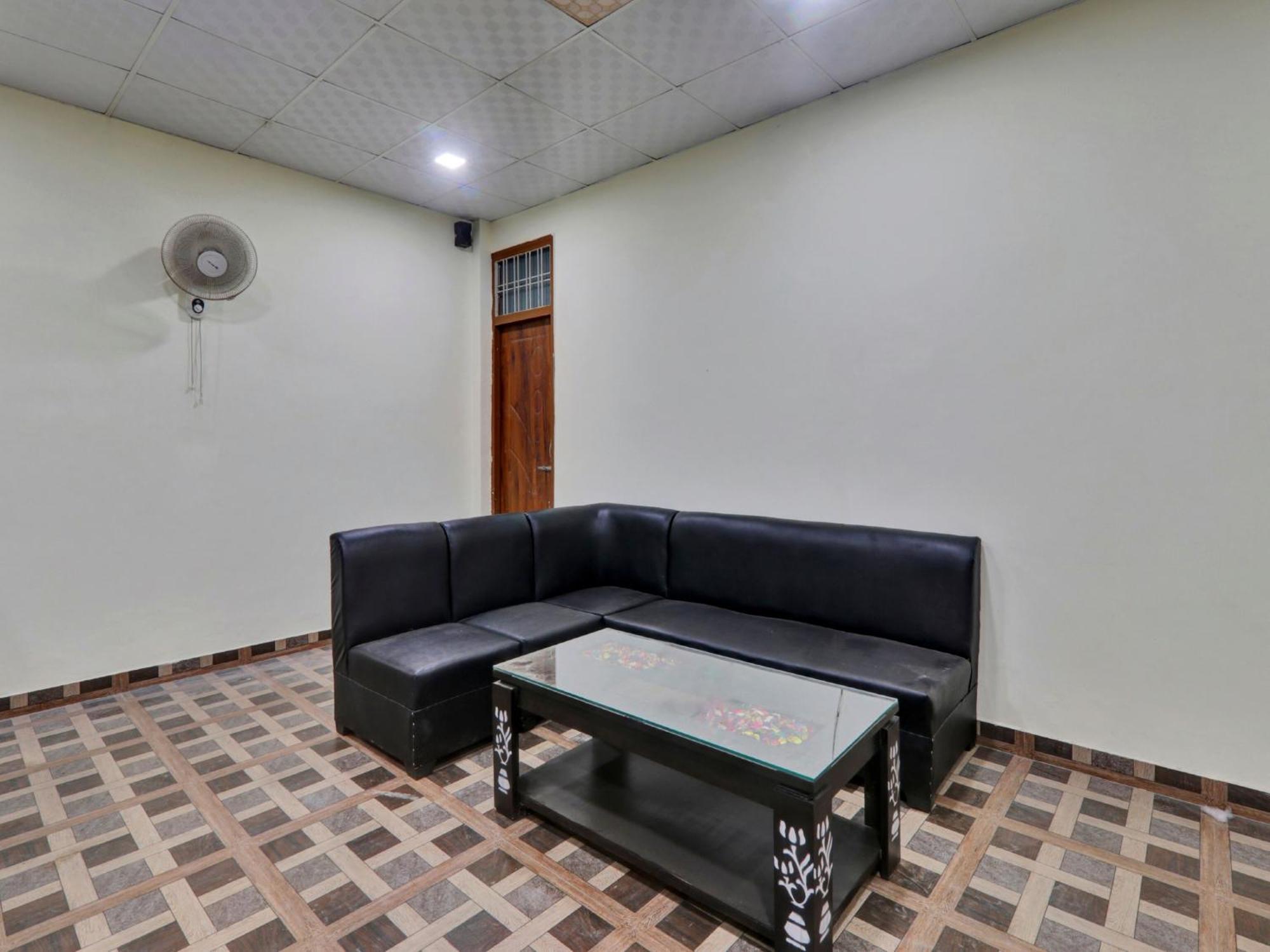Hotel O Aradhya Galaxy Bhauli Εξωτερικό φωτογραφία