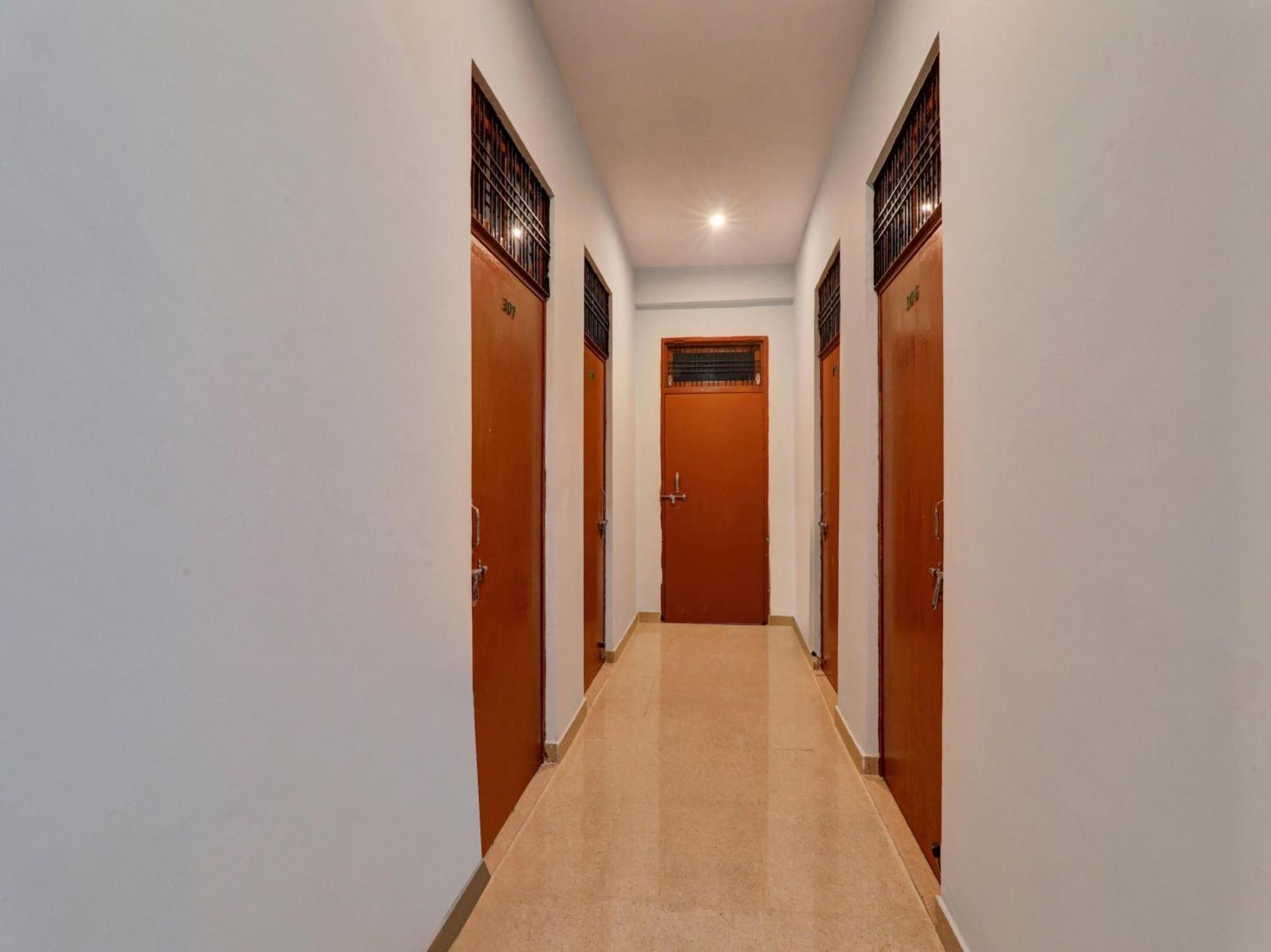 Hotel O Aradhya Galaxy Bhauli Εξωτερικό φωτογραφία